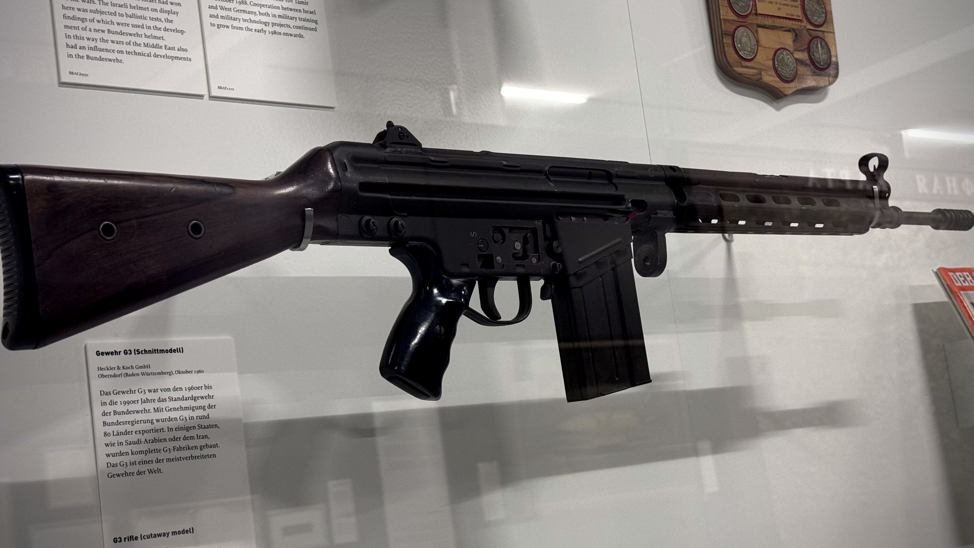 Das Bild zeigt ein Sturmgewehr G3, das viele Jahrzehnte bei der Bundeswehr im Einsatz war. 