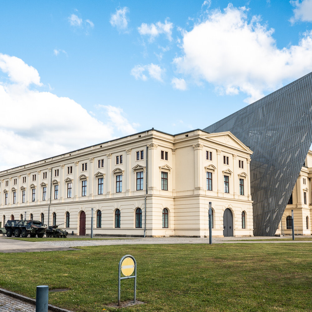 Zu sehen ist das Gebäude des Militärhistorischen Museums in Dresden.