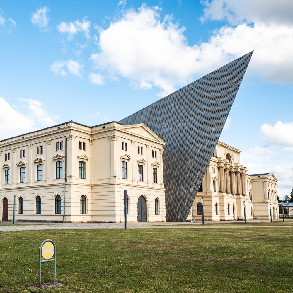 Zu sehen ist das Gebäude des Militärhistorischen Museums in Dresden.
