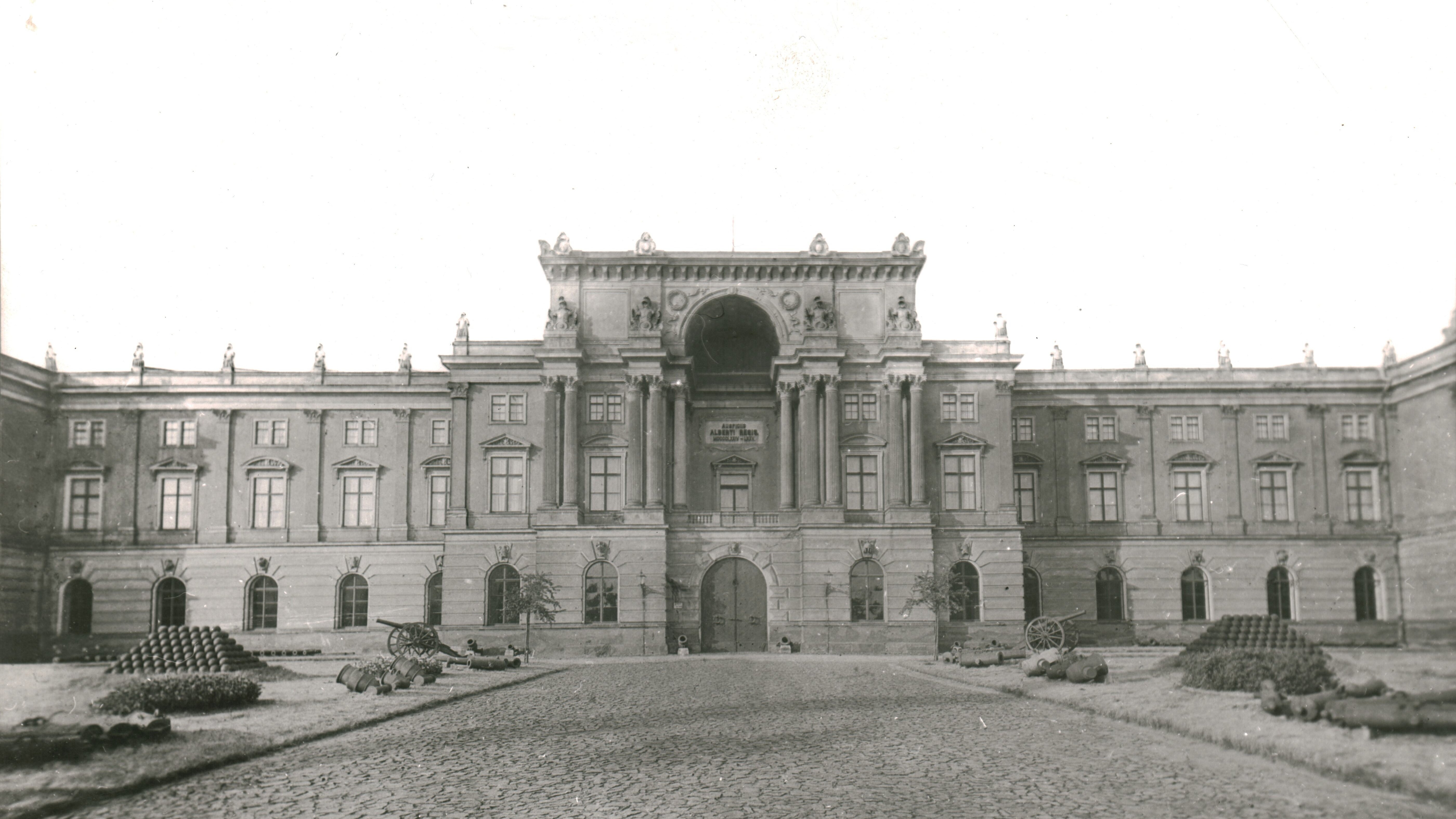 The main façade of the Royal Saxon Arsenal. 