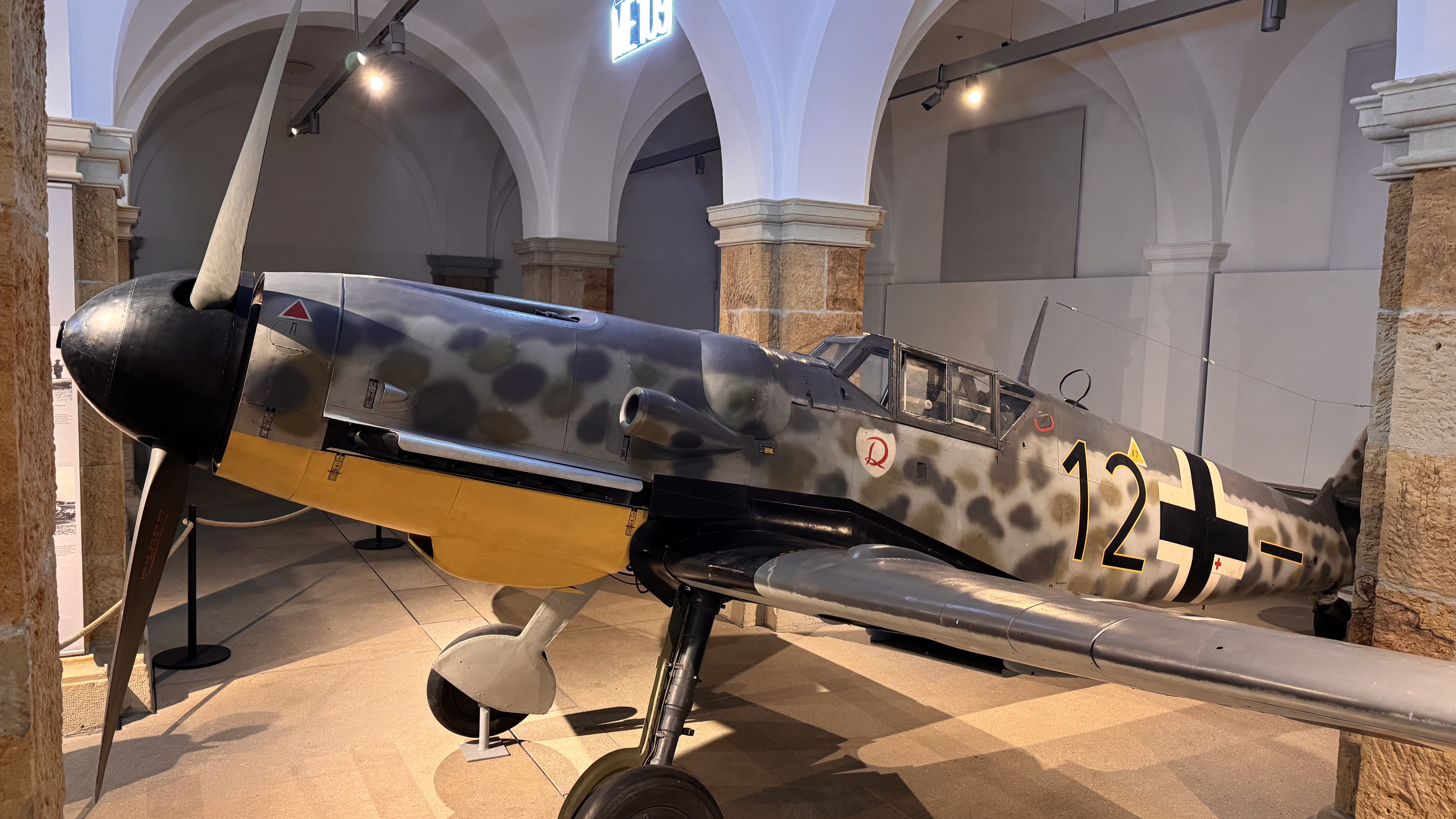 Das Bild zeigt eine B109 im Bereich des Prequels zu Wunderwaffen. 